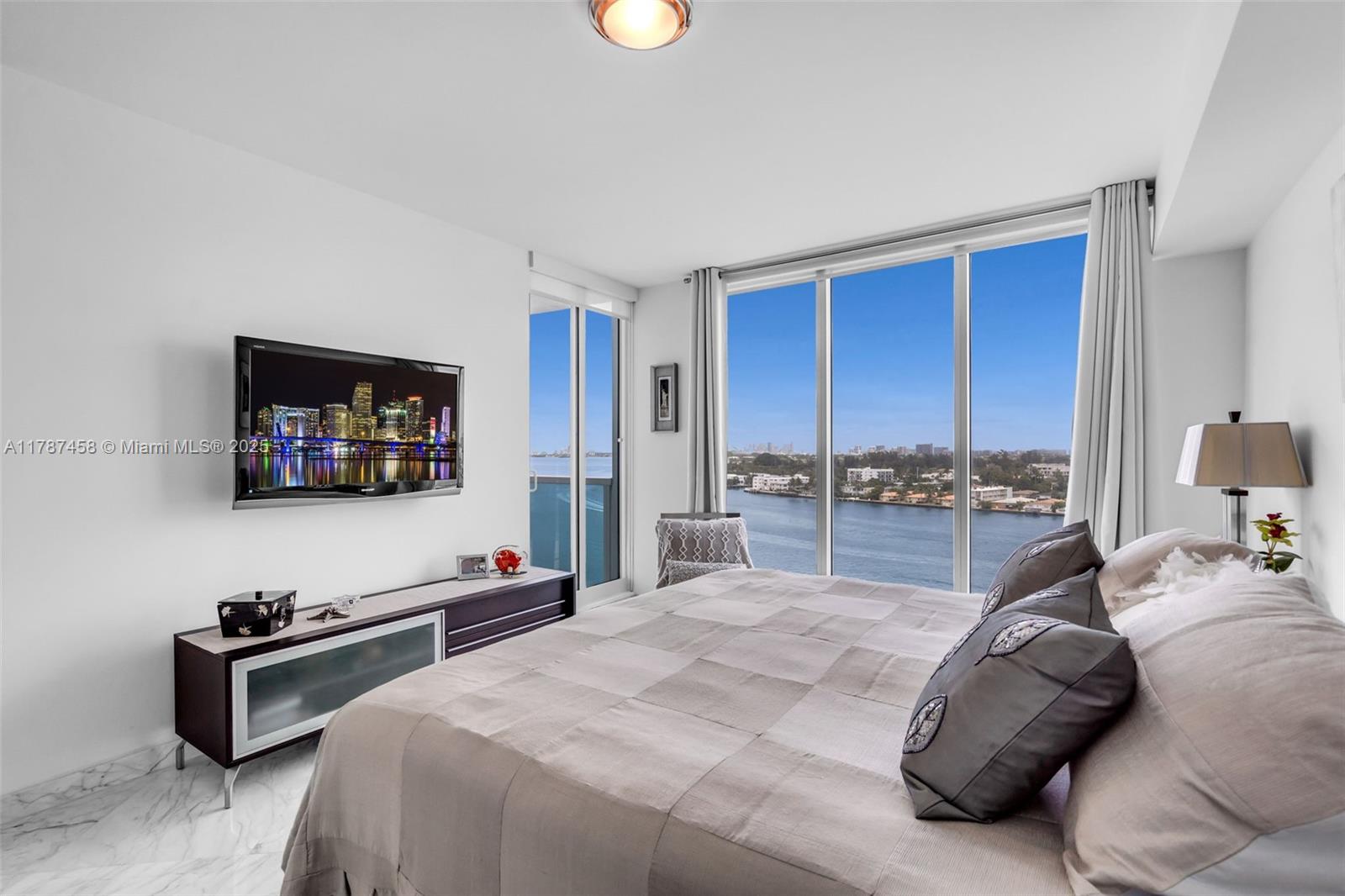THE BRIDGEWATER CONDO - Residential
