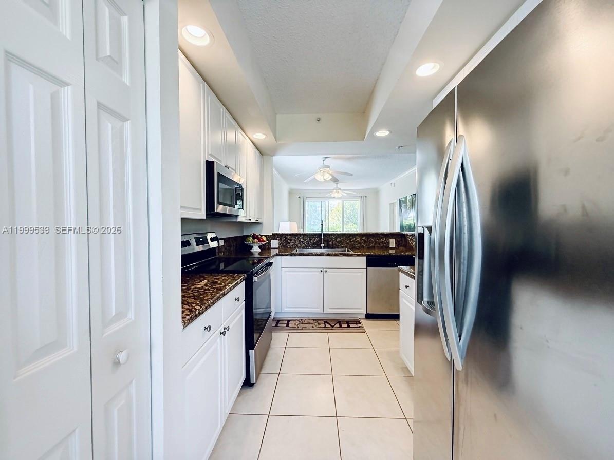 26 Royal Palm Way 201