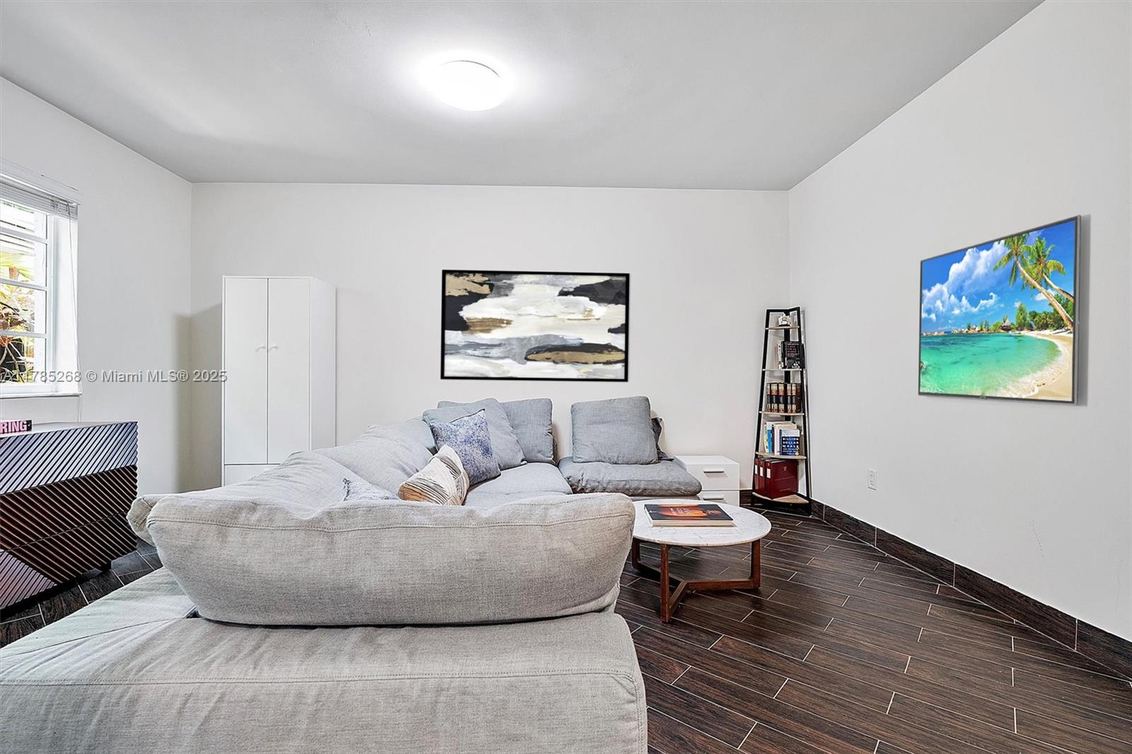 359 Meridian Ave A105