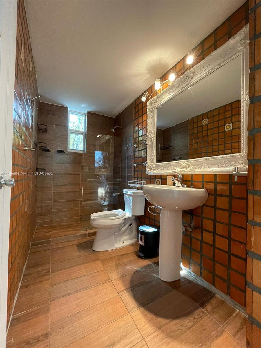 LINCOLN SUB - Residential Lease