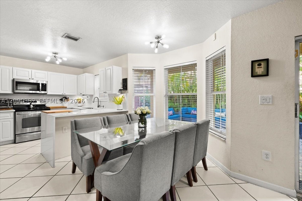 195 Sable Palm Way