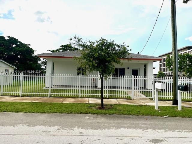 Photo 1 of 11753 Sw 214th St St, Miami, Florida, $3,000, Web #: 11663516