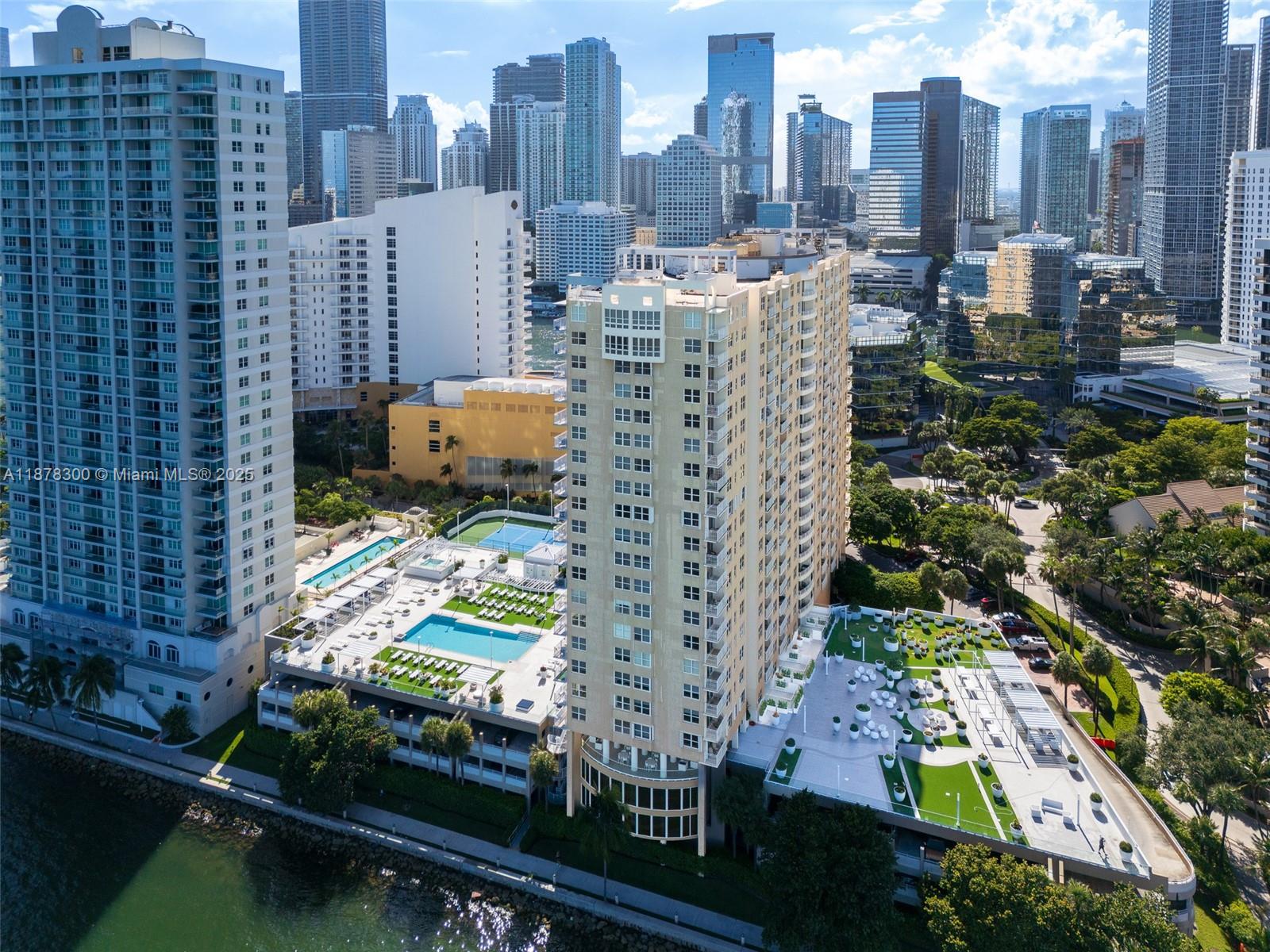 ISOLA CONDO - Residential