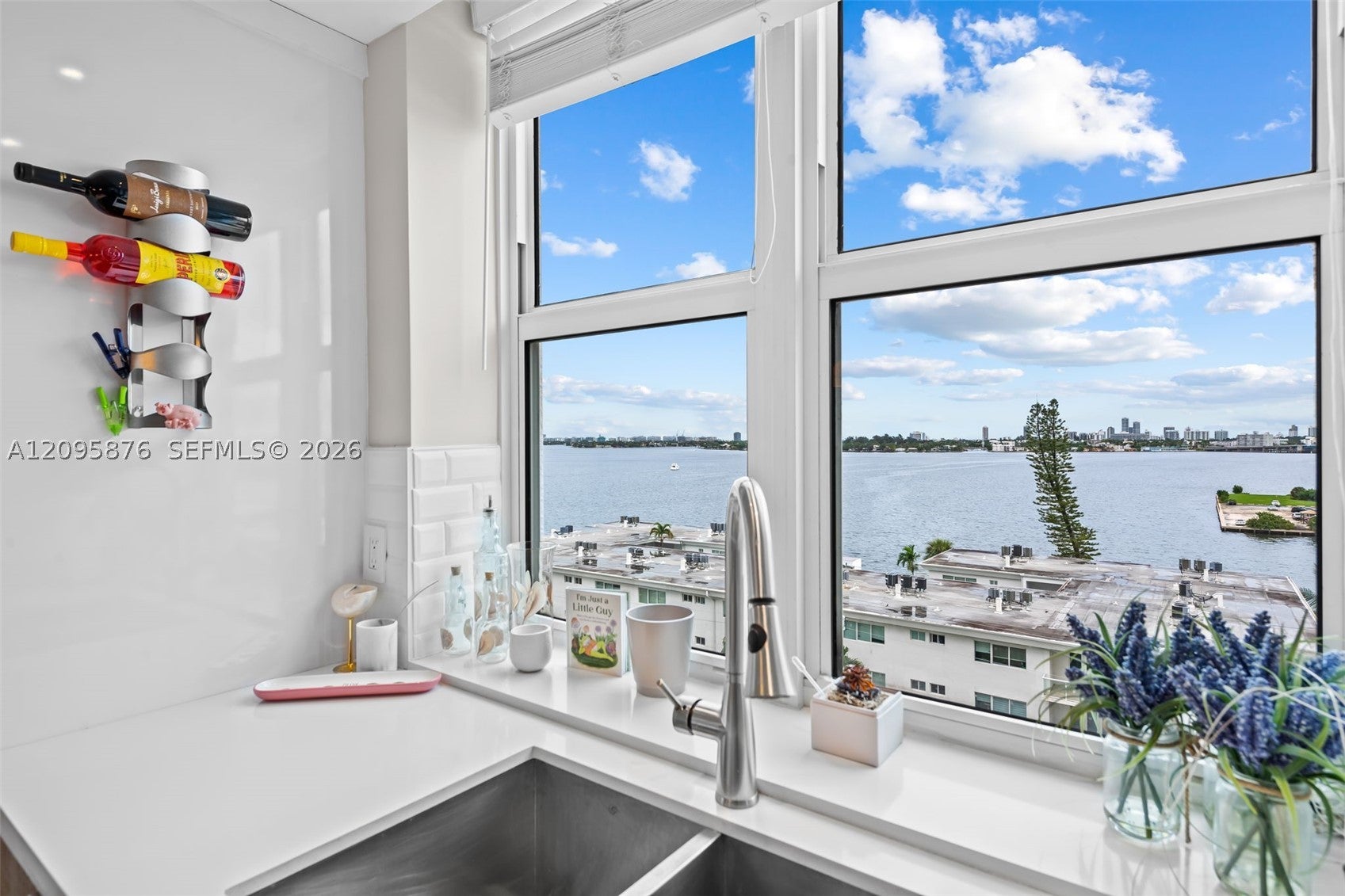 7910 Harbor Island 706B