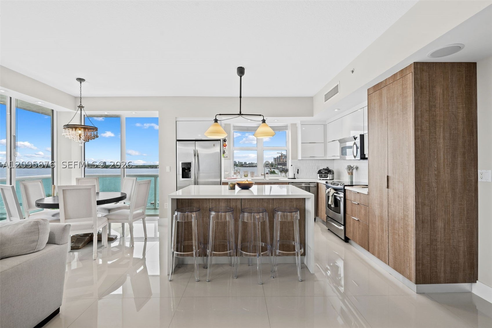 7910 Harbor Island 706B