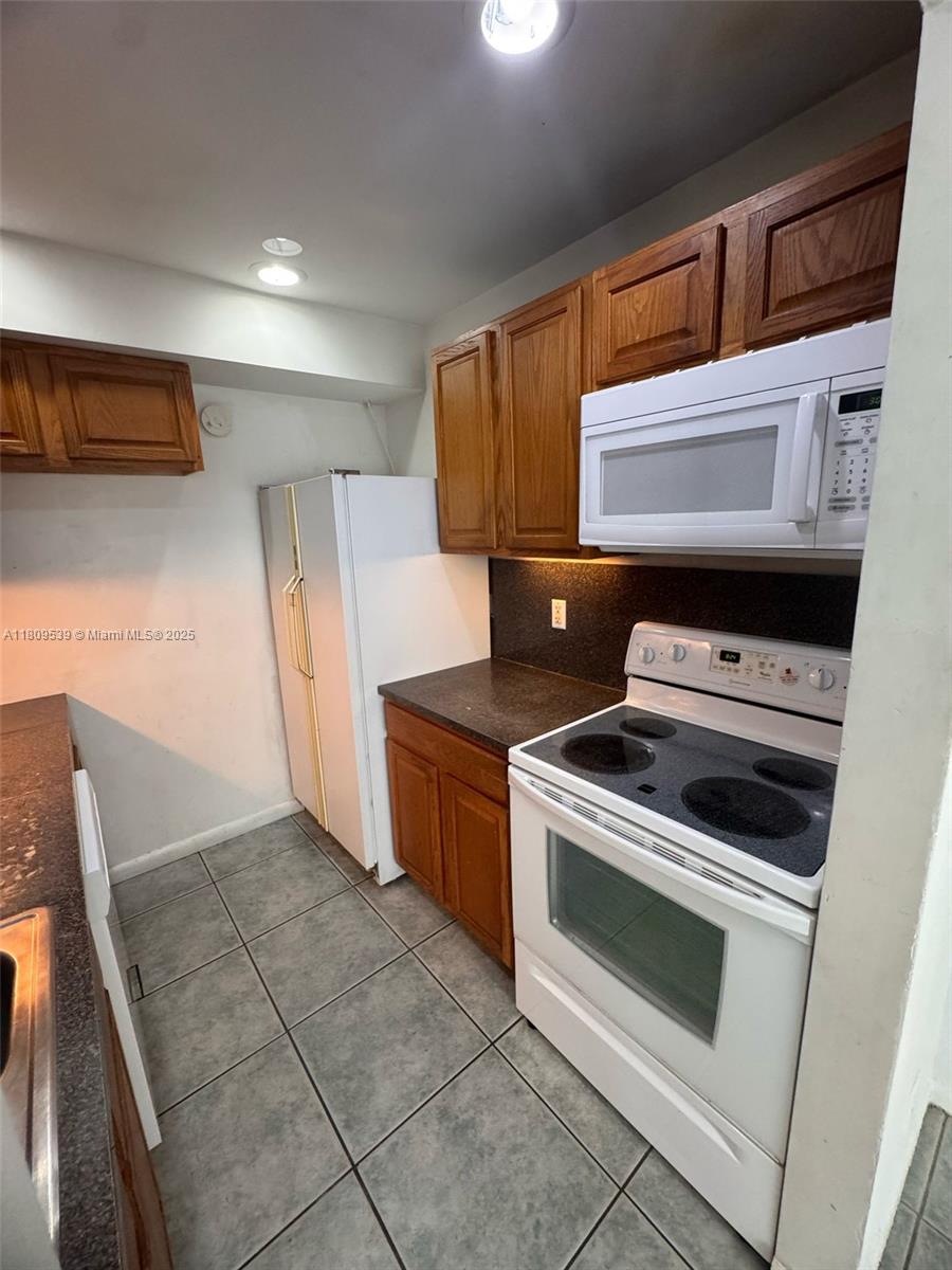 QUAIL HOLLOW CONDO - Residential Lease