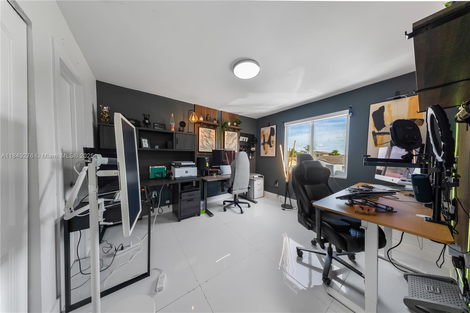 COUNTRY LAKE HOMES 1ST AD - Residential