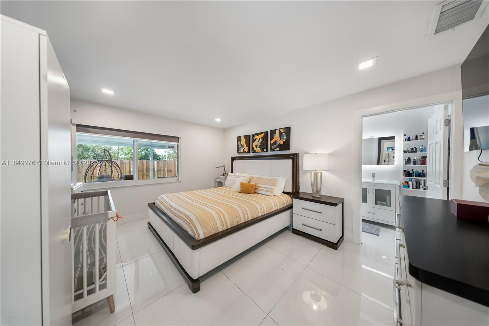 COUNTRY LAKE HOMES 1ST AD - Residential