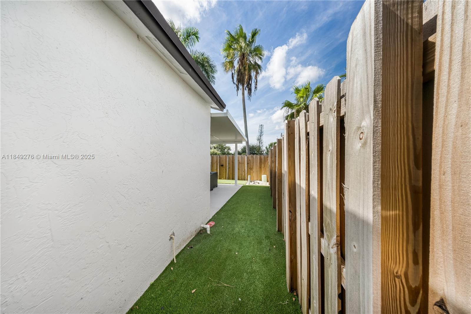 COUNTRY LAKE HOMES 1ST AD - Residential