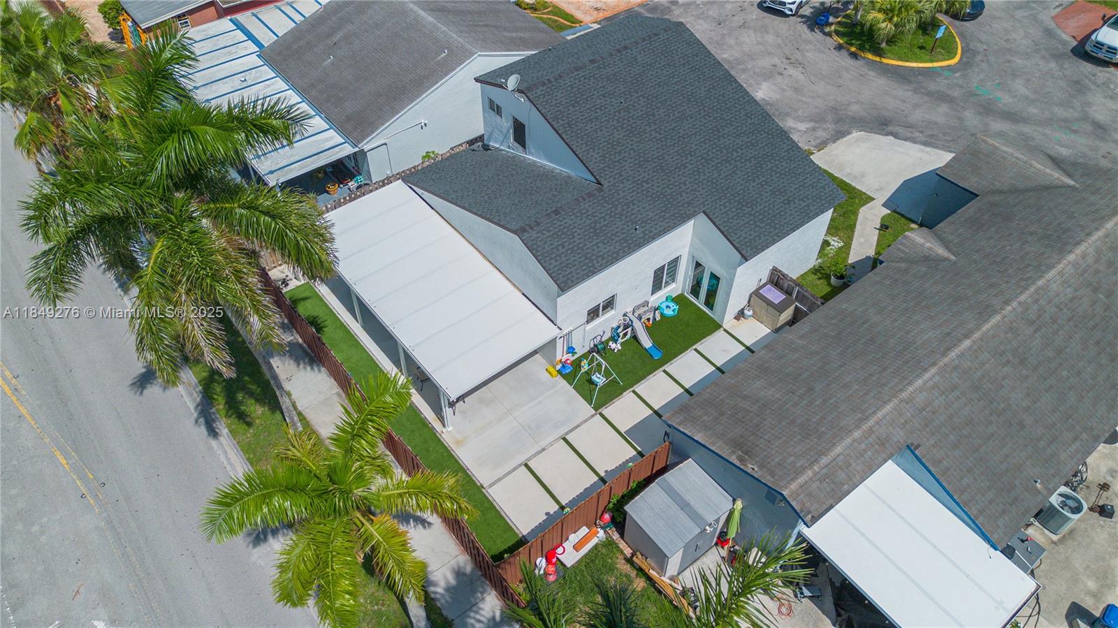 COUNTRY LAKE HOMES 1ST AD - Residential