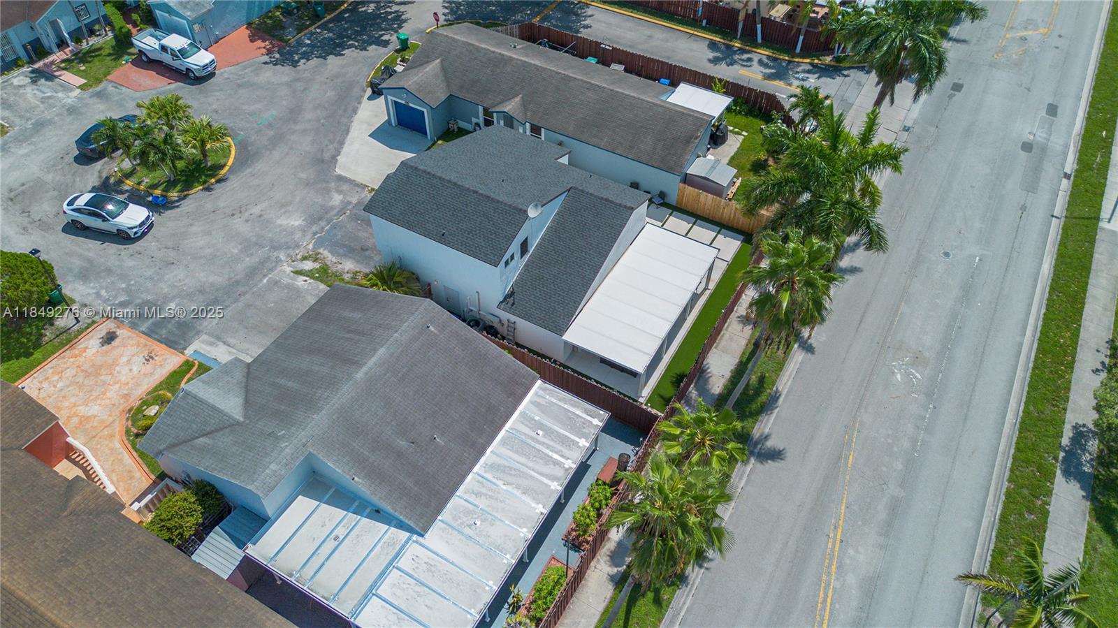 COUNTRY LAKE HOMES 1ST AD - Residential