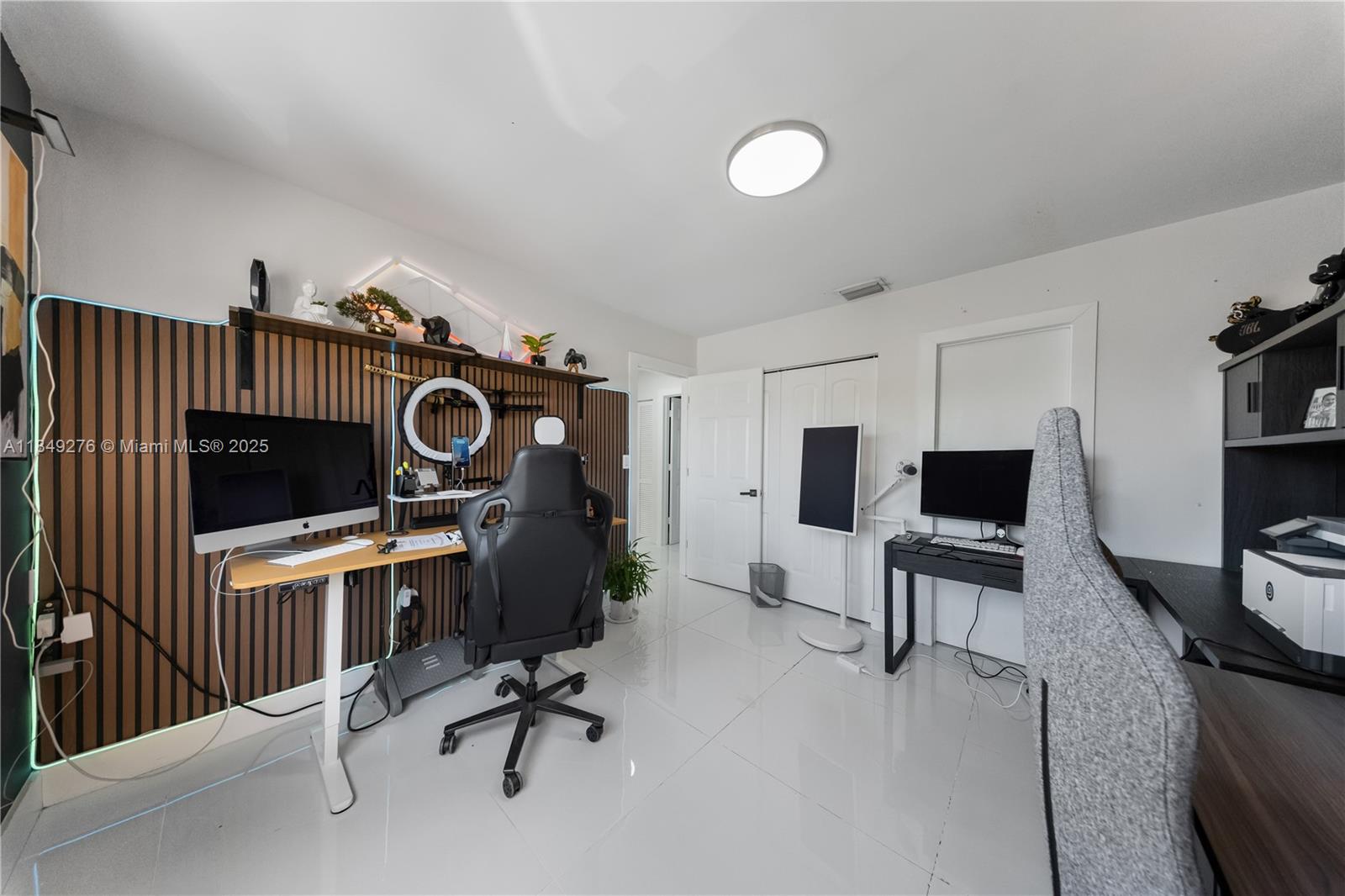 COUNTRY LAKE HOMES 1ST AD - Residential