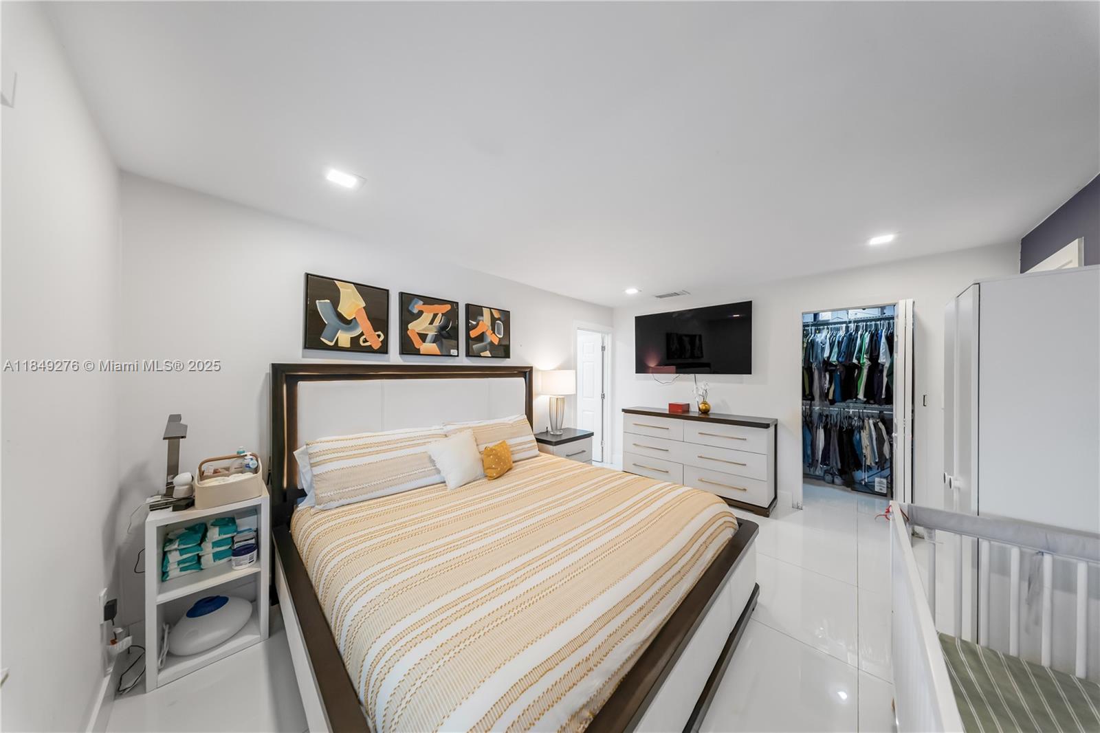 COUNTRY LAKE HOMES 1ST AD - Residential