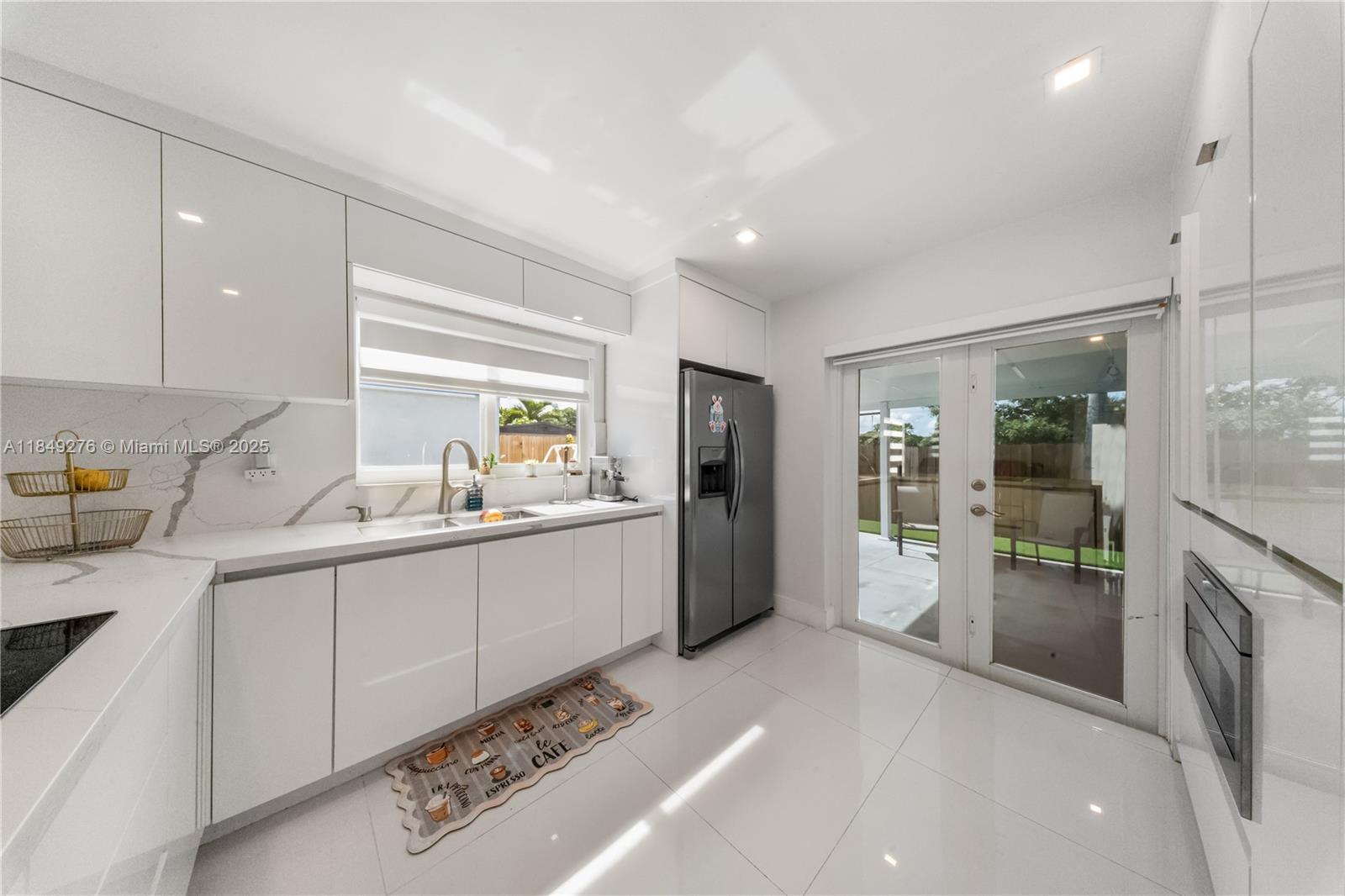 COUNTRY LAKE HOMES 1ST AD - Residential