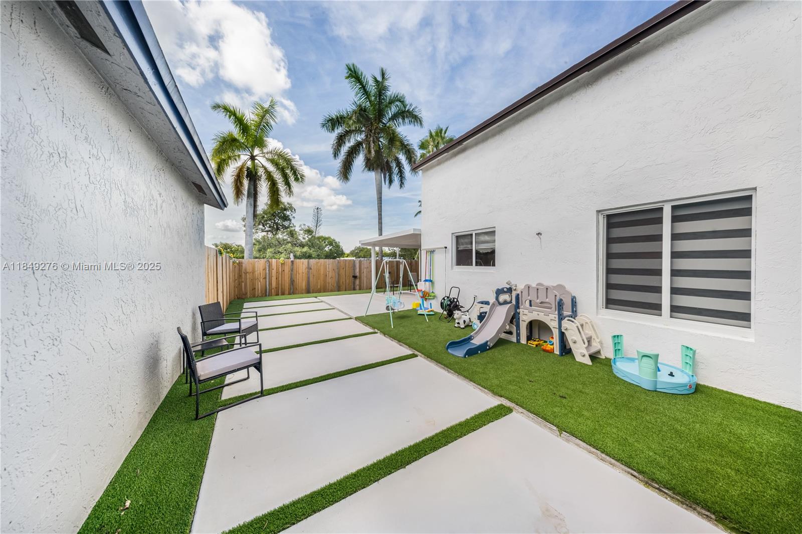 COUNTRY LAKE HOMES 1ST AD - Residential