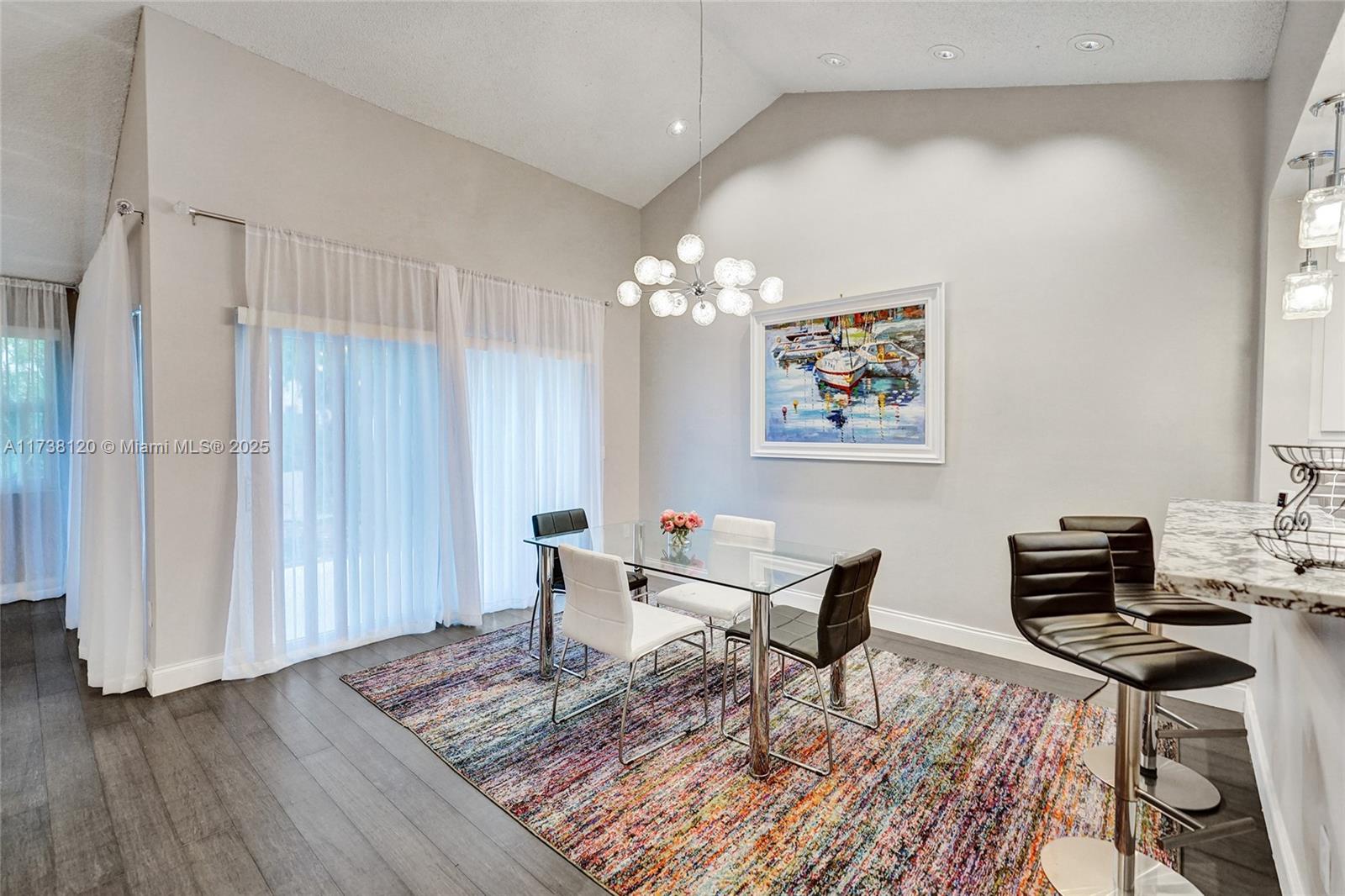 ESTADA OF LOS PASEOS - Residential