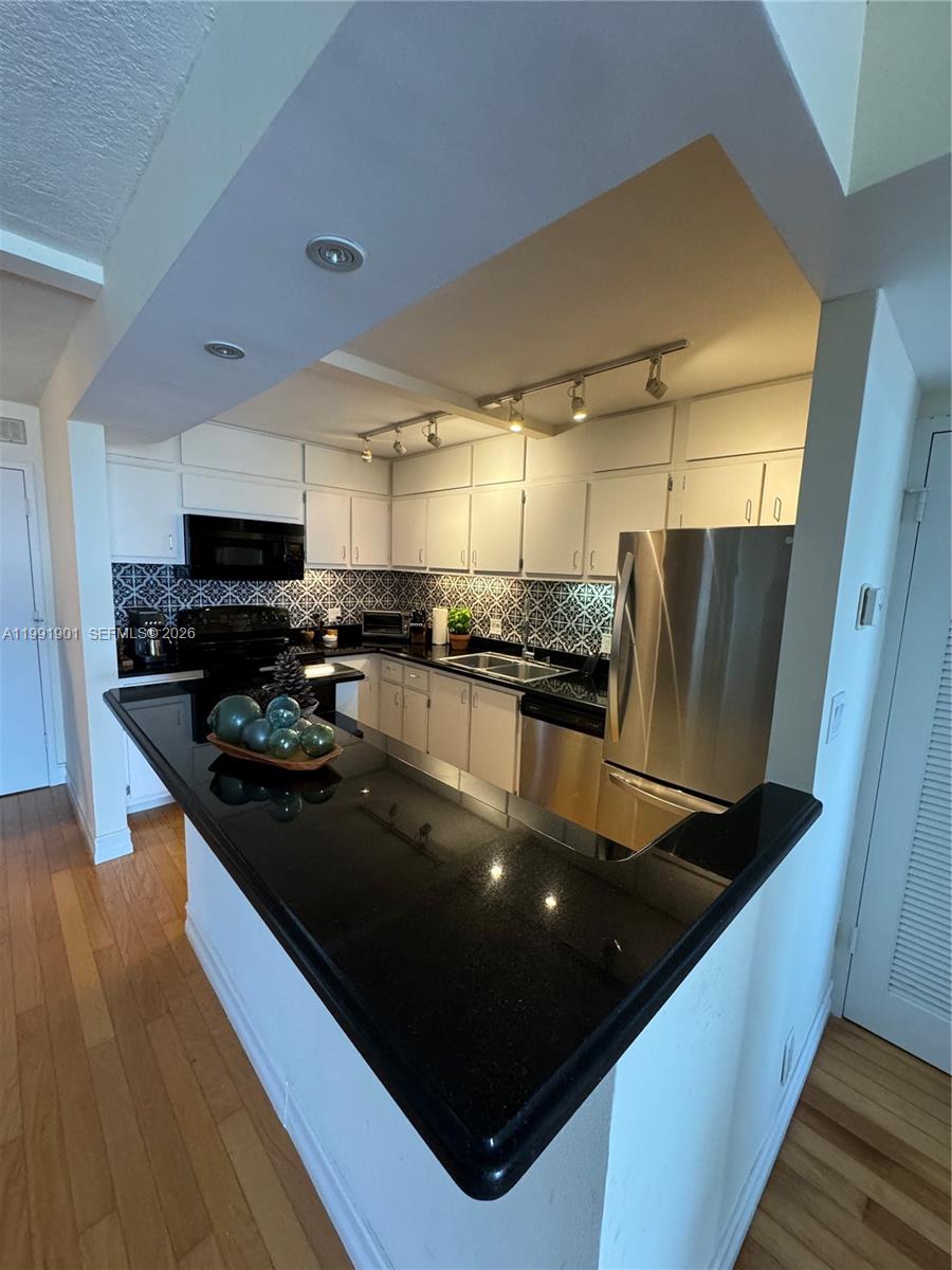 BRICKELL BISCAYNE CONDO - Residential Lease