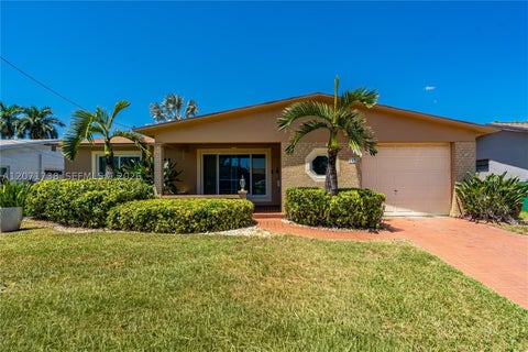 Photo of 1424 Nautilus Isle, Dania Beach, FL 33004 (MLS # A12071738)