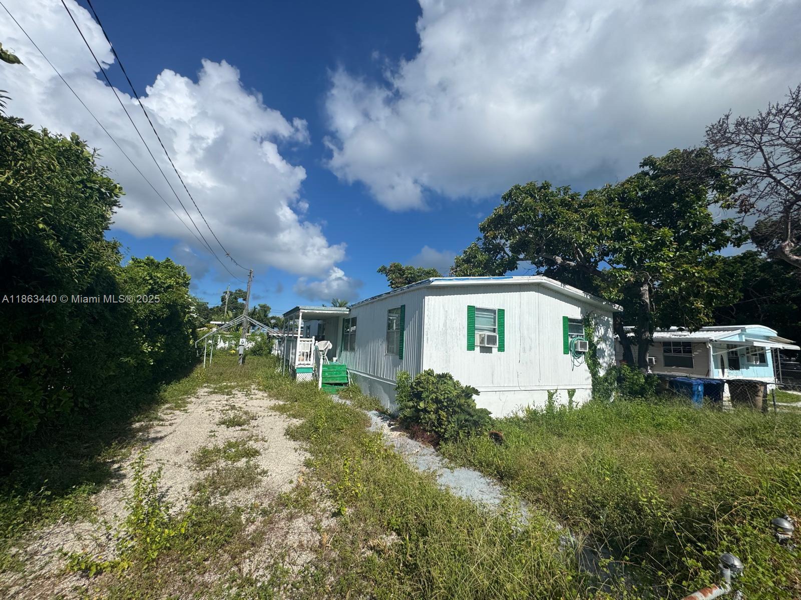 LARGO GARDENS - Residential