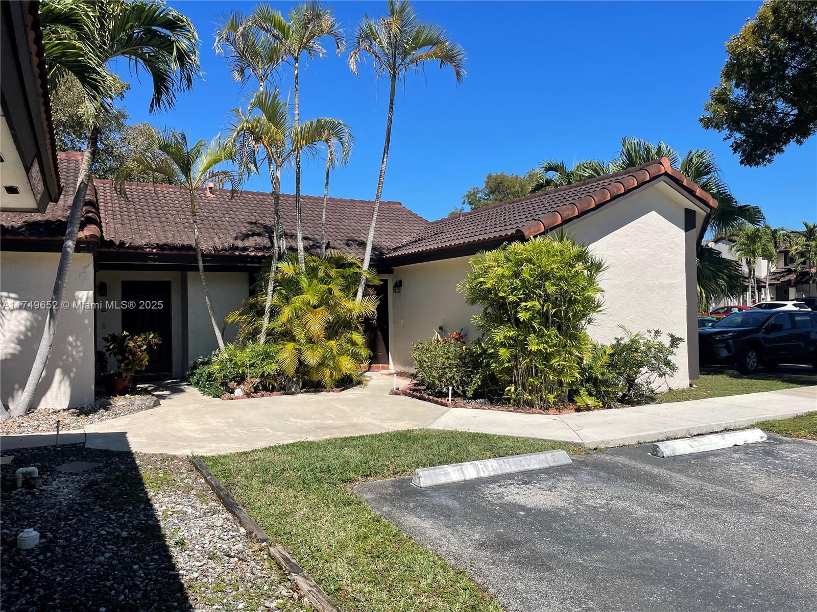 4840 Sw 149th Ct 16H, Miami, Broward County, Florida - 2 Bedrooms  
2 Bathrooms - 