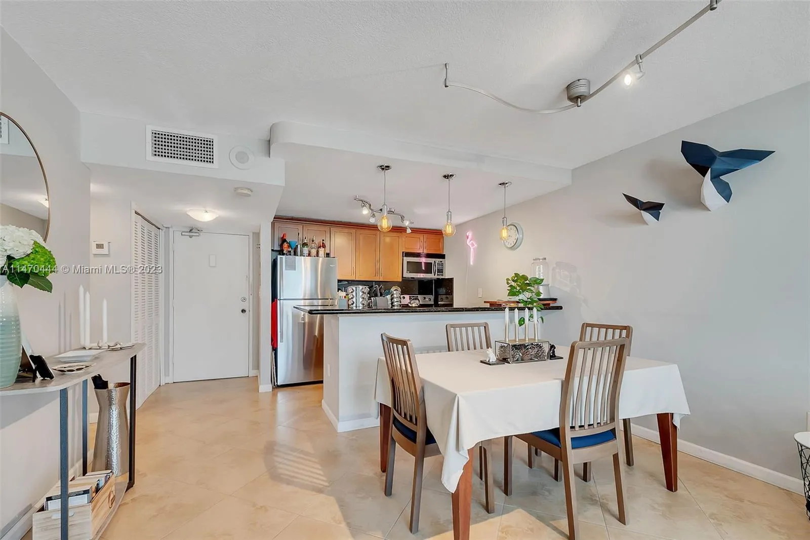 Miami Beach, Florida 33139, United States, 1 Bedroom Bedrooms, ,1 BathroomBathrooms,Residential,Active,69609