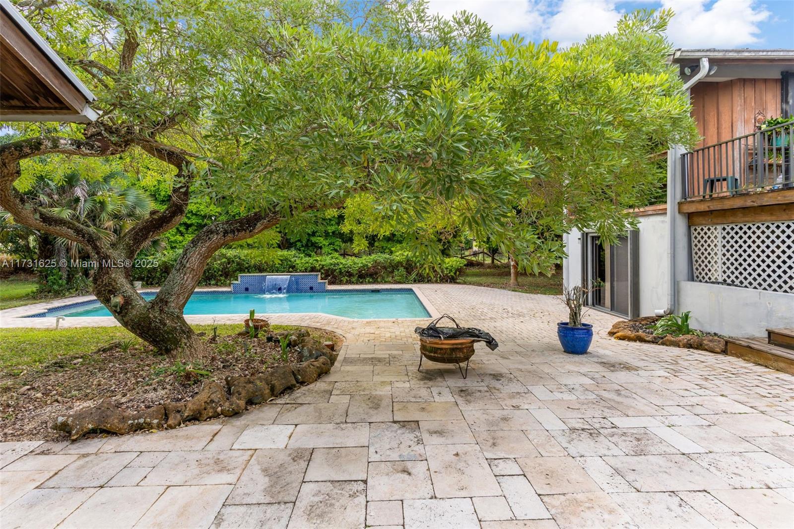 BUSINESS PLUS TURN-KEY - Land