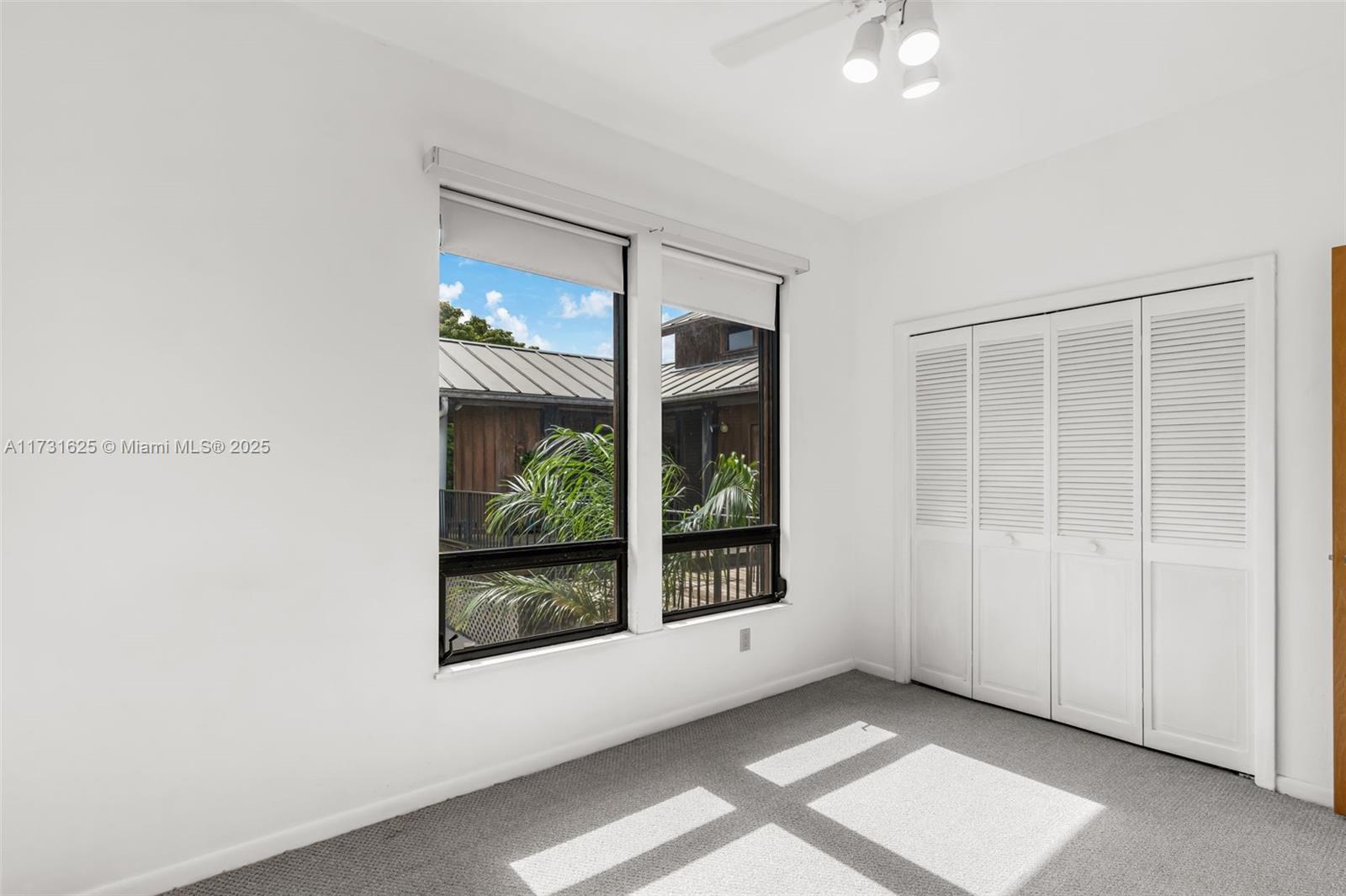 BUSINESS PLUS TURN-KEY - Land