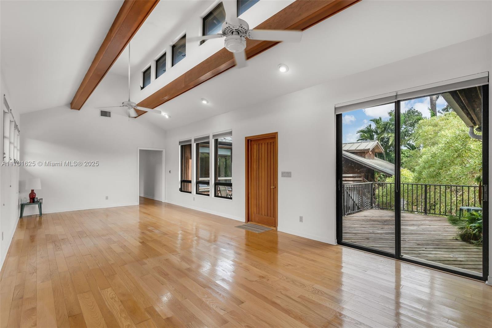 BUSINESS PLUS TURN-KEY - Land