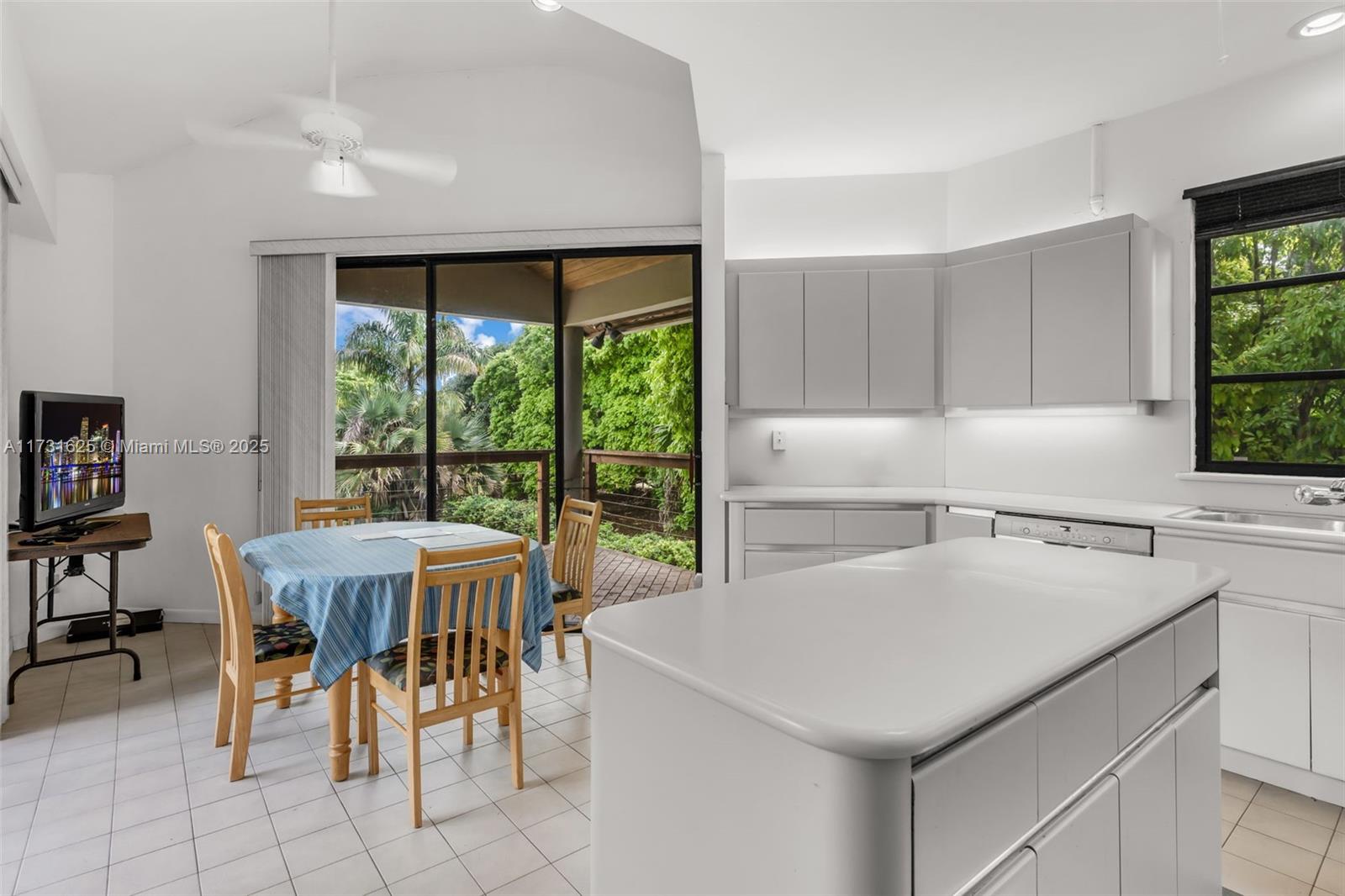 BUSINESS PLUS TURN-KEY - Land