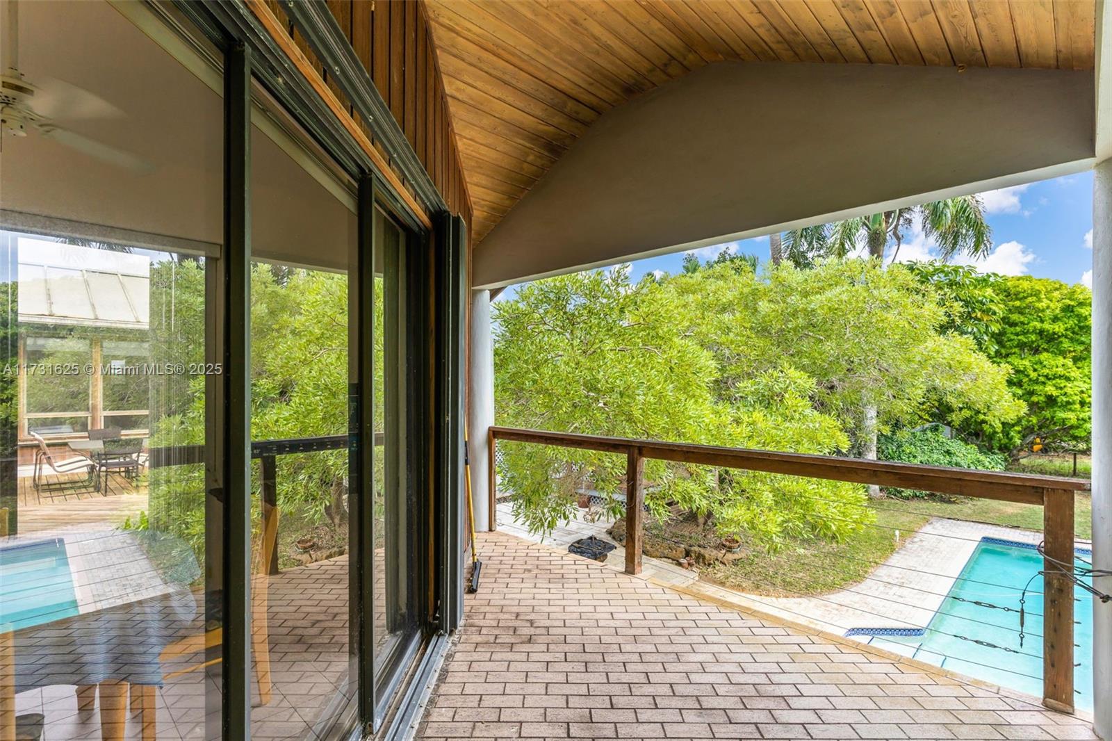 BUSINESS PLUS TURN-KEY - Land