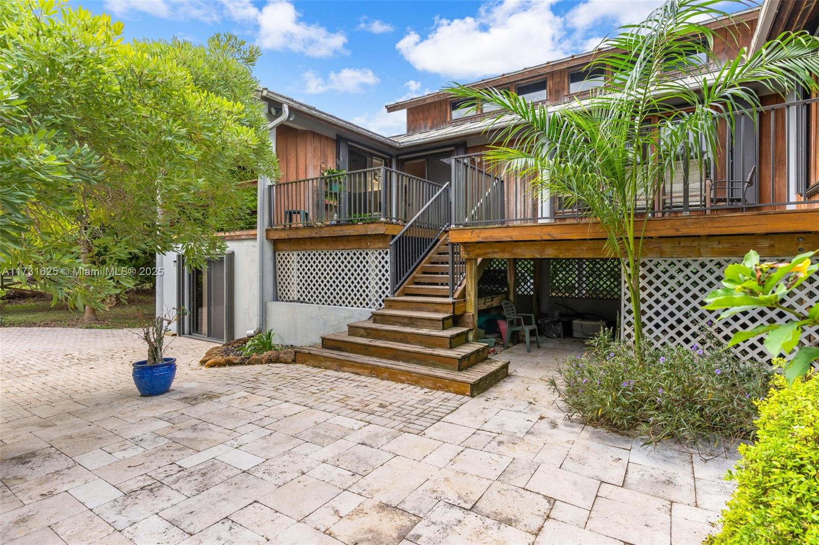 BUSINESS PLUS TURN-KEY - Land