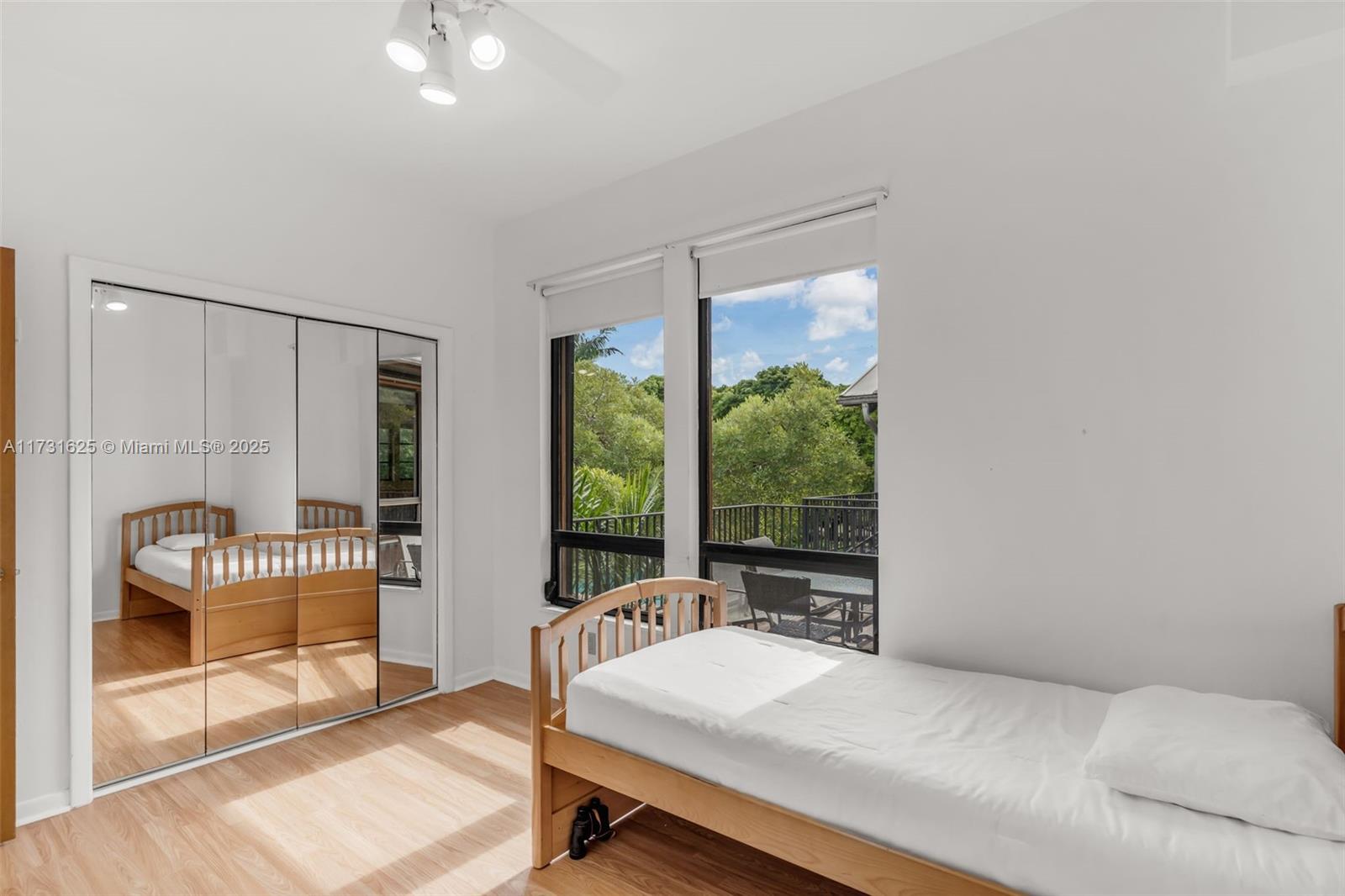 BUSINESS PLUS TURN-KEY - Land