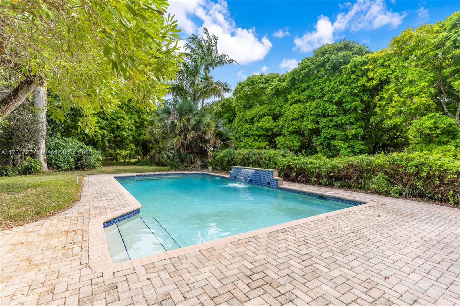 BUSINESS PLUS TURN-KEY - Land