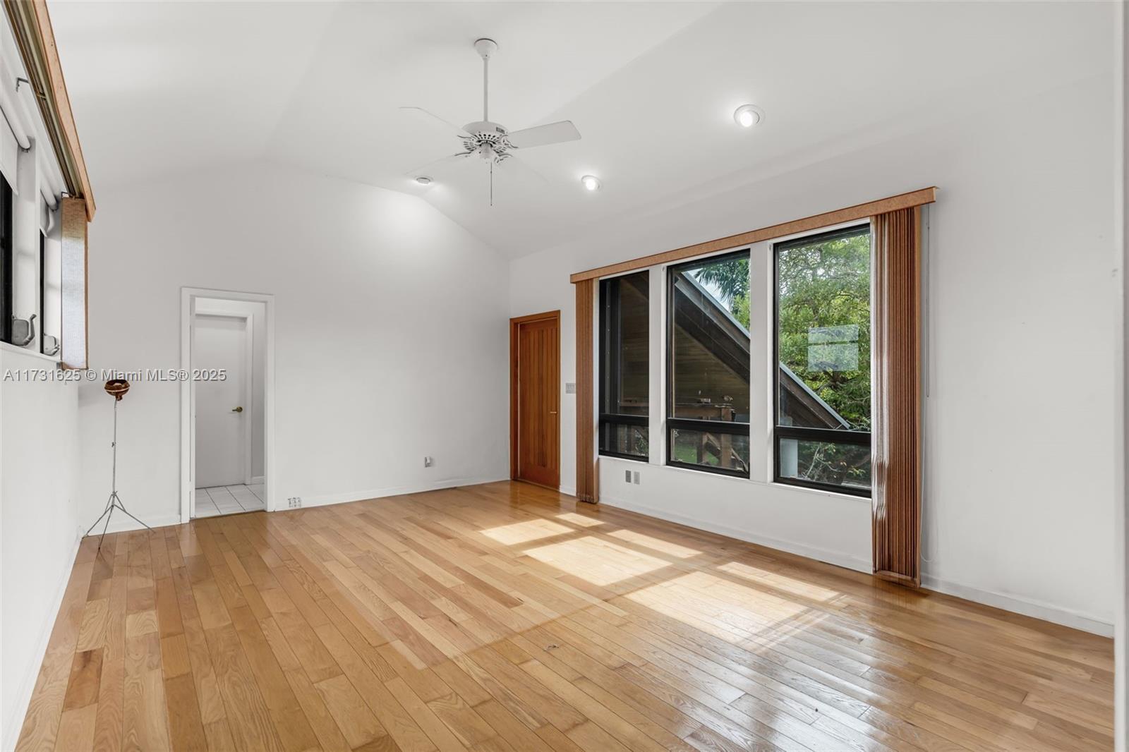 BUSINESS PLUS TURN-KEY - Land