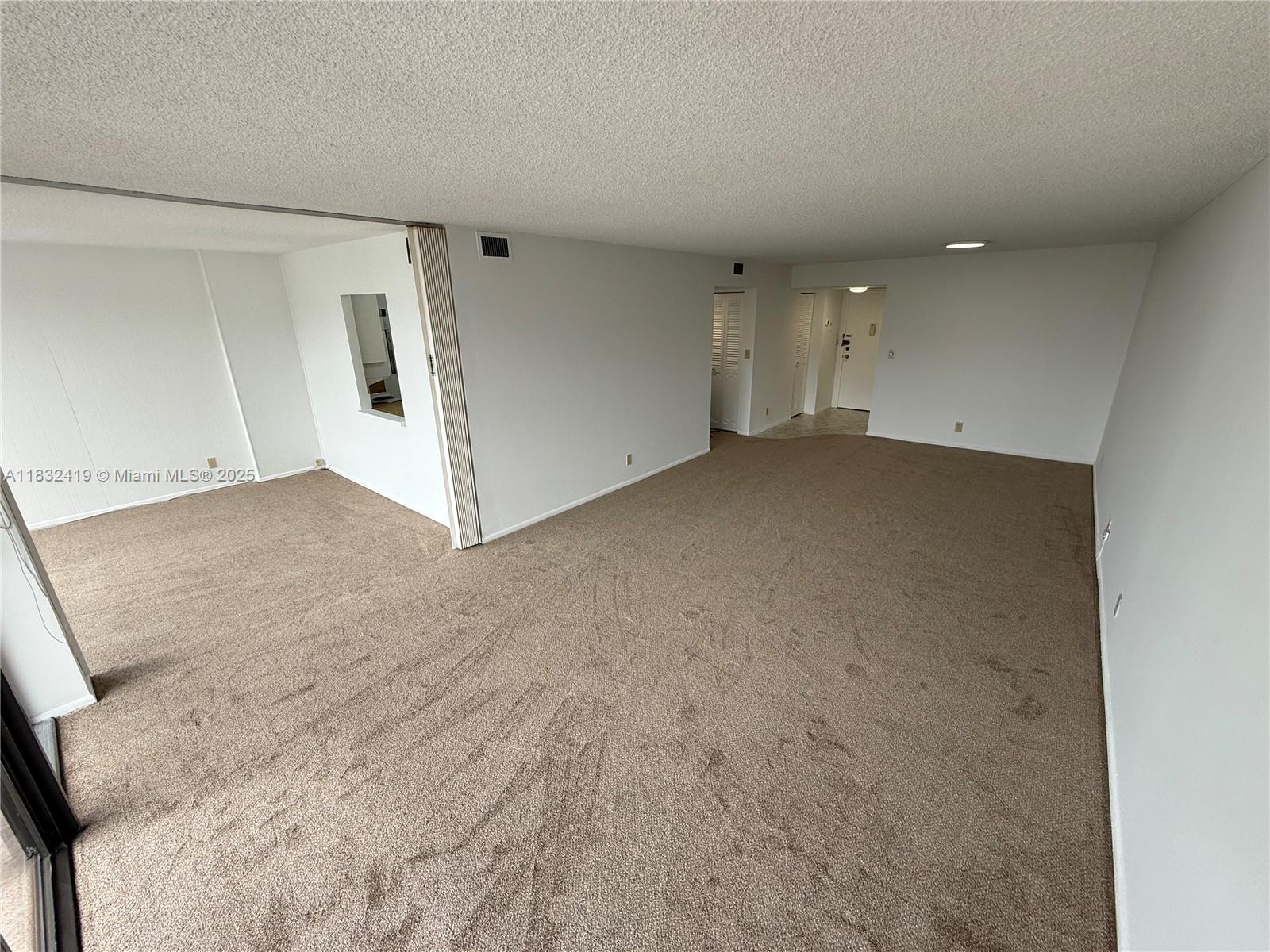 800 Parkview Dr 519