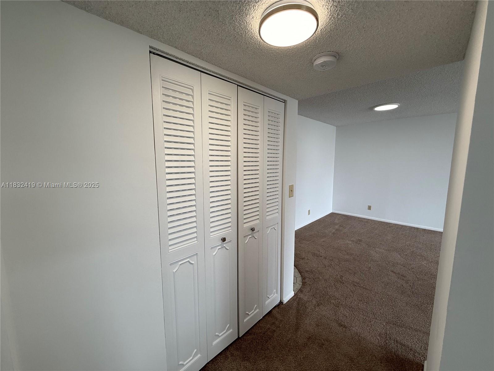 800 Parkview Dr 519