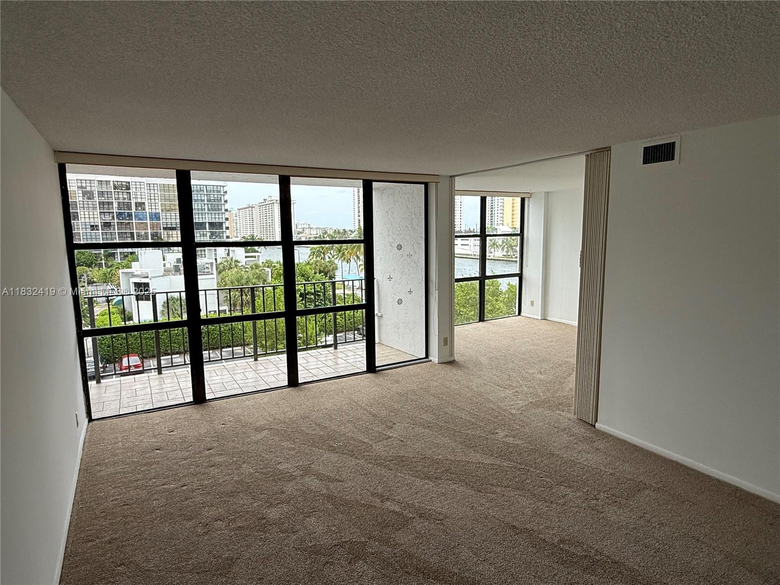 800 Parkview Dr 519