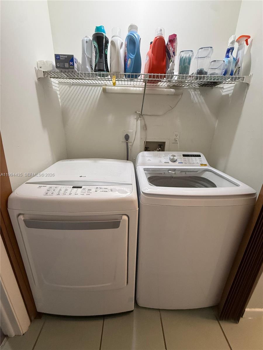 DEERWOOD TOWNHOMES - Residential