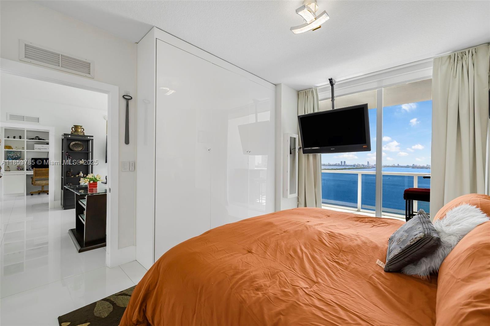 BAY HOUSE MIAMI CONDO - Residential