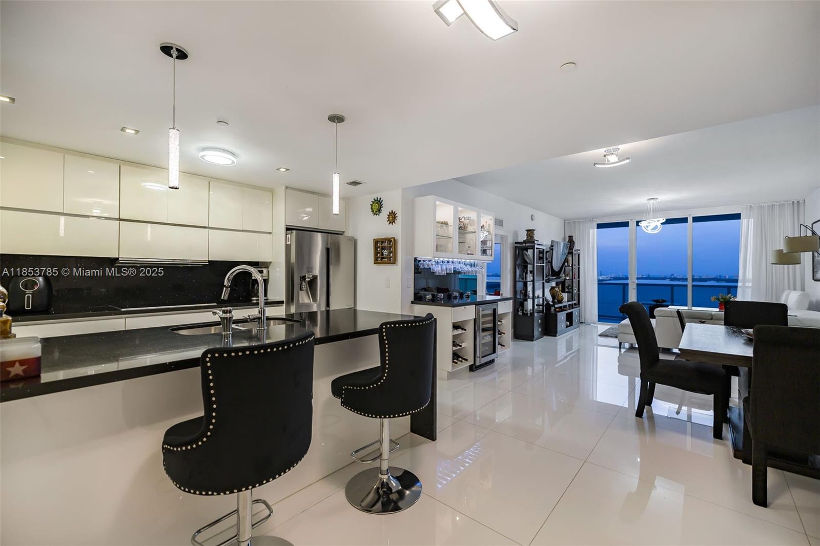 BAY HOUSE MIAMI CONDO - Residential