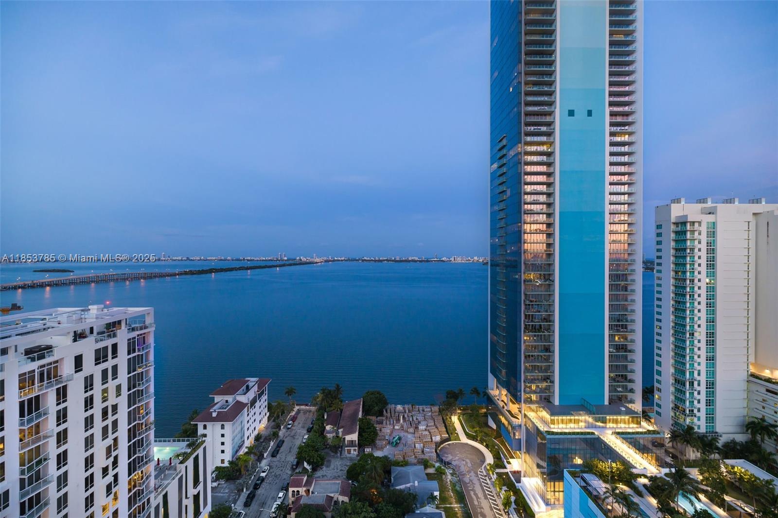 BAY HOUSE MIAMI CONDO - Residential