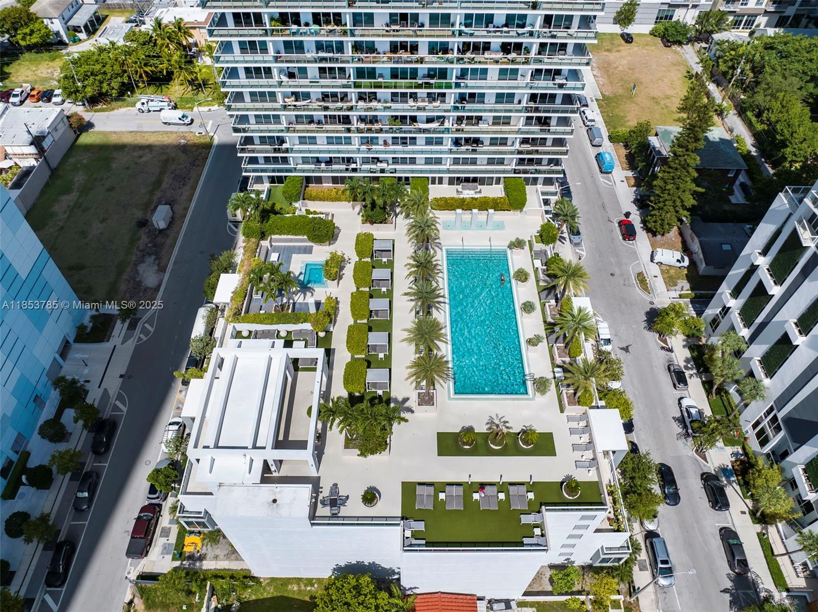 BAY HOUSE MIAMI CONDO - Residential