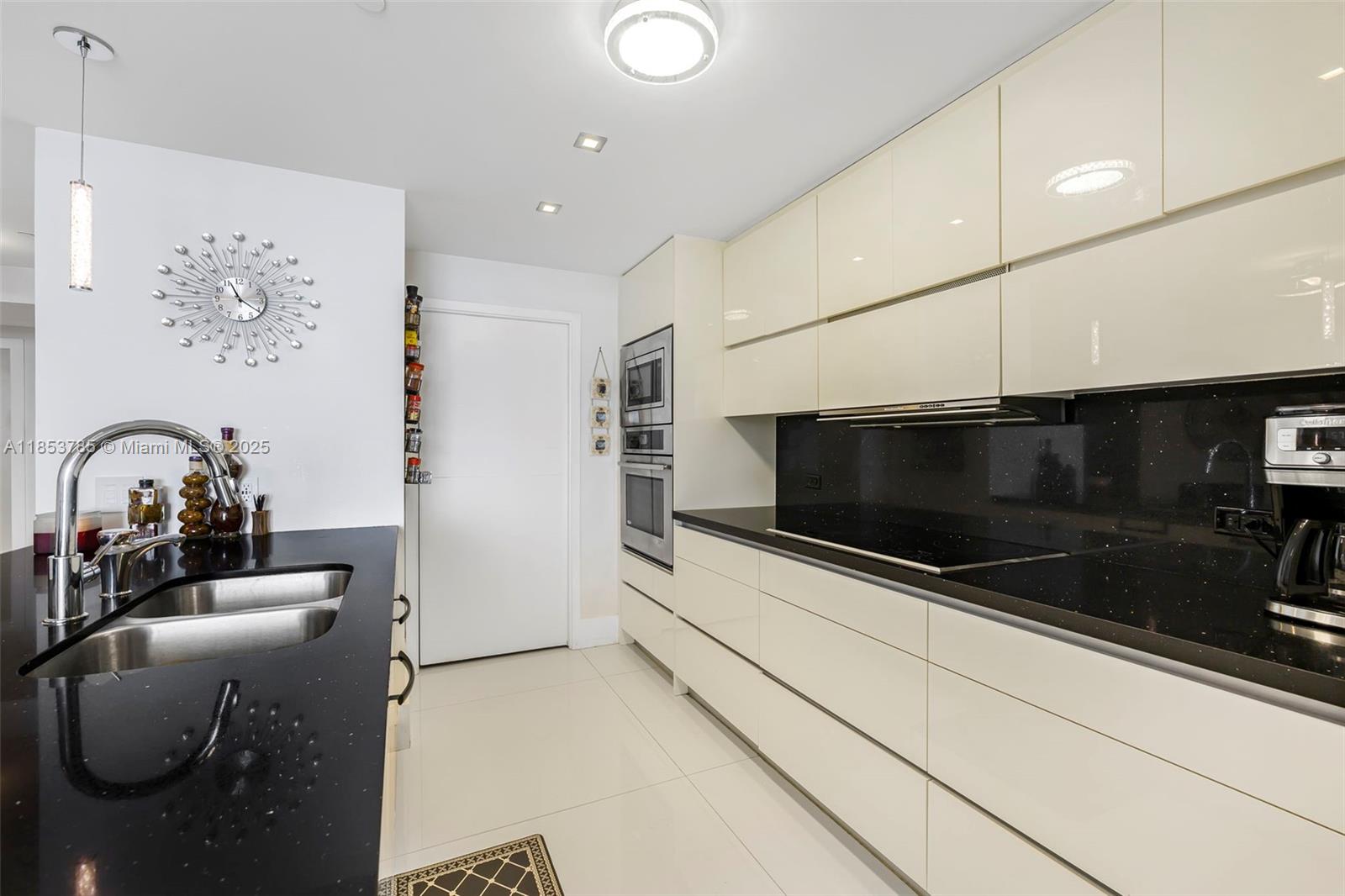 BAY HOUSE MIAMI CONDO - Residential