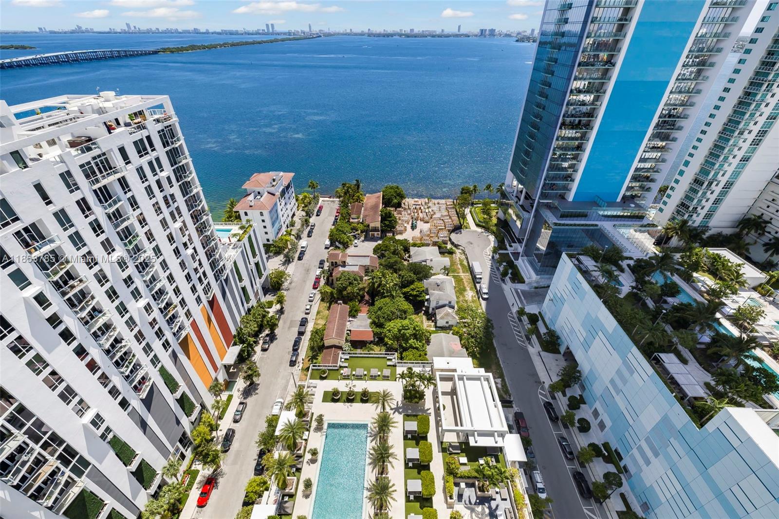 BAY HOUSE MIAMI CONDO - Residential