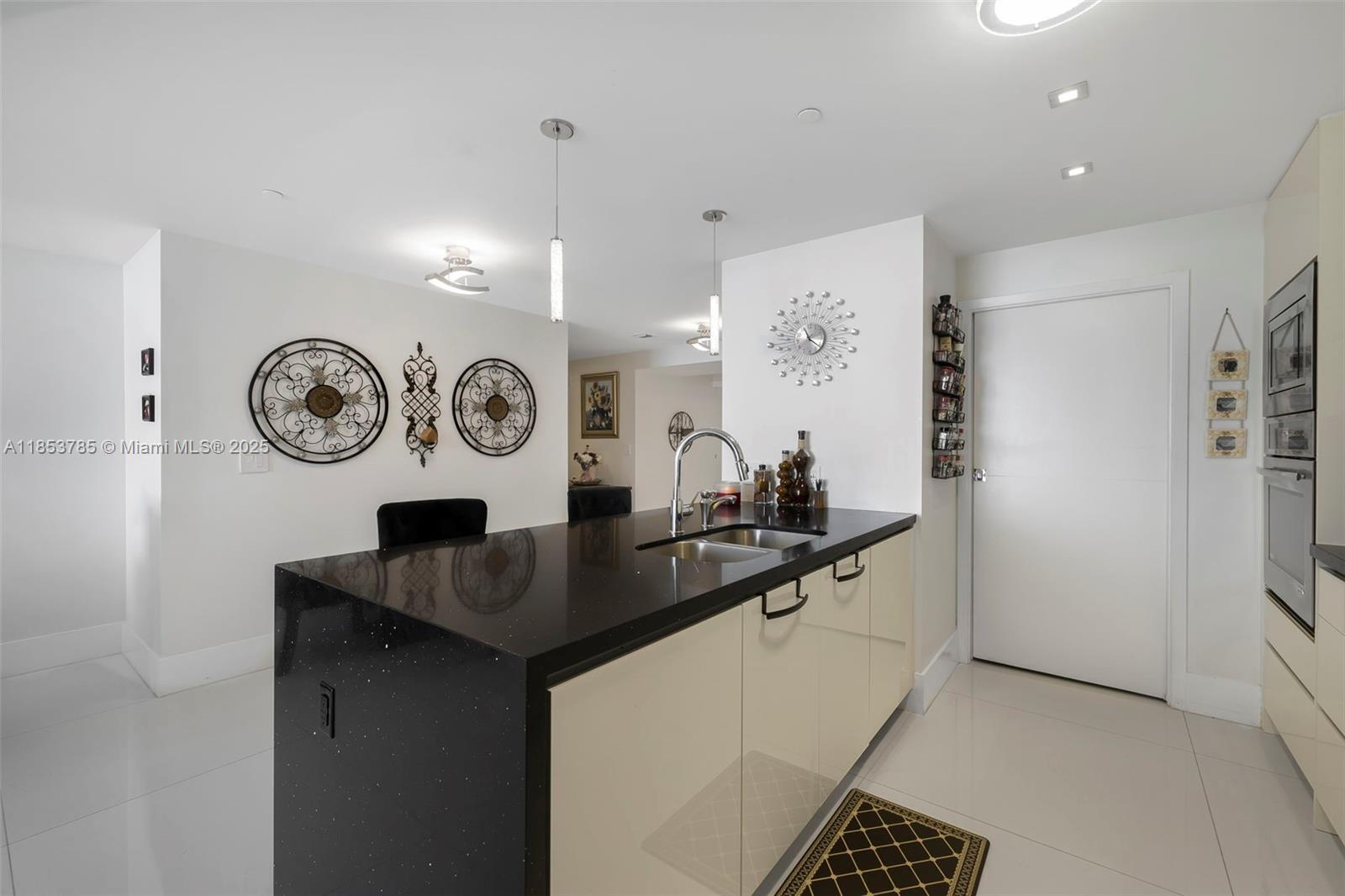 BAY HOUSE MIAMI CONDO - Residential