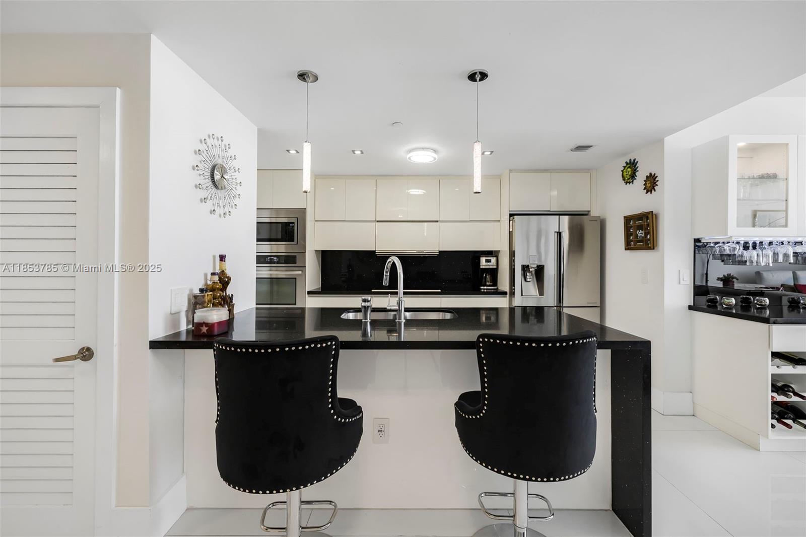 600 NE 27th St 2603