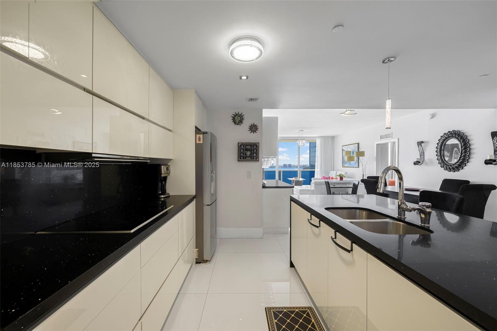 BAY HOUSE MIAMI CONDO - Residential