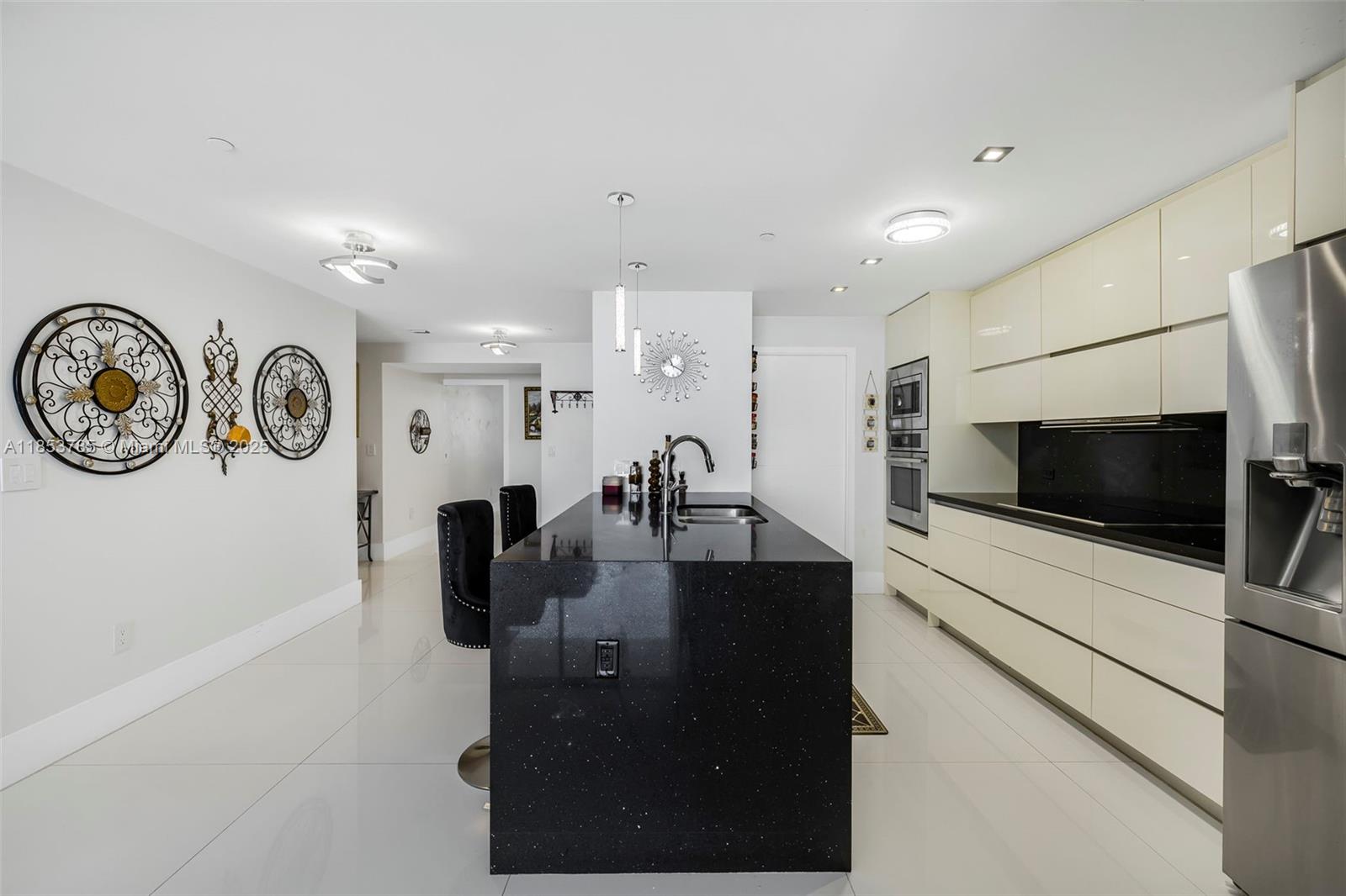 BAY HOUSE MIAMI CONDO - Residential