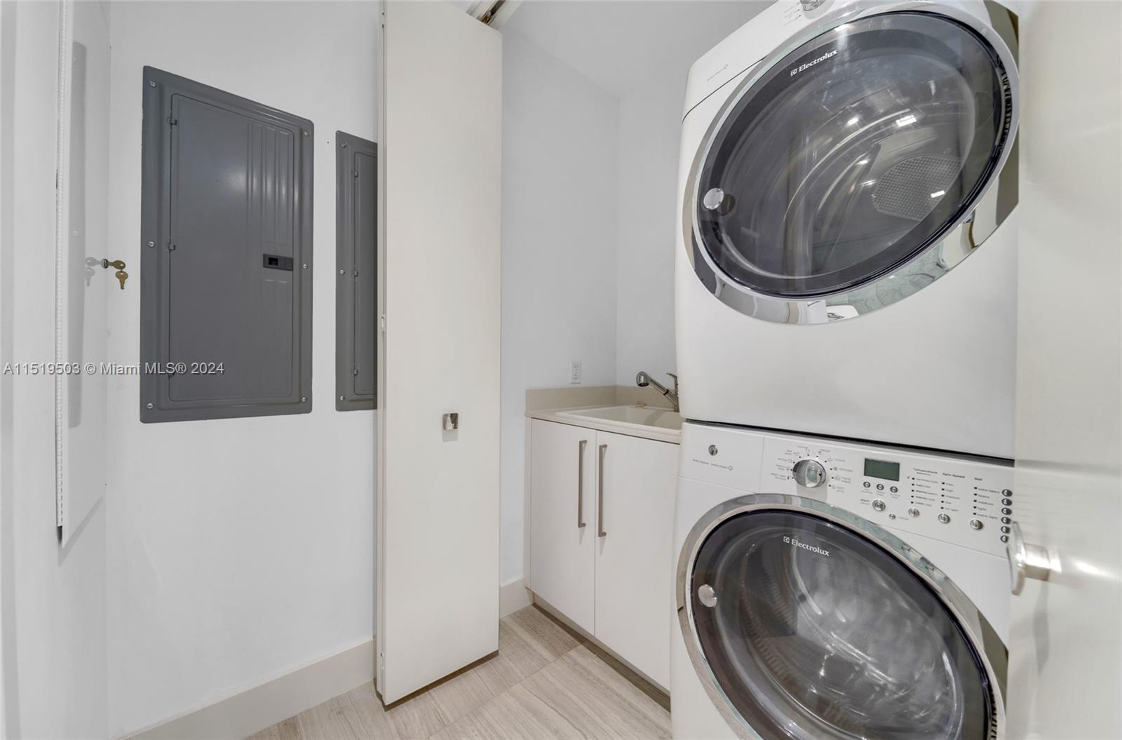 JADE SIGNATURE CONDO - Residential Lease
