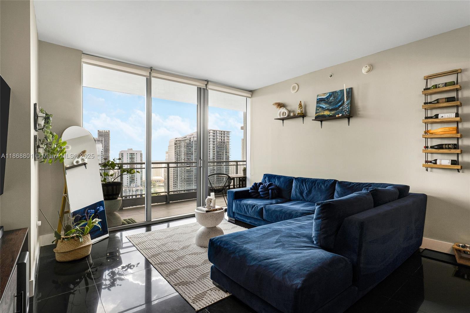 Discover luxury living in this stunning two-bedroom, two-bathroom unit with spectacular Miami River views. Enjoy an open kitchen featuring stainless steel appliances, elegant porcelain flooring, and a spacious balcony. This unit includes a new AC unit and an assigned parking space.
The building offers top-notch amenities, including a sauna, jacuzzi, Welles spa, pool, state-of-the-art gym, children’s playroom, business center, billiard room, and a dog park—all within a gated community.
Located in the heart of Brickell, you're just steps away from shops, restaurants, nightlife, and Brickell City Center. Don't miss this opportunity!